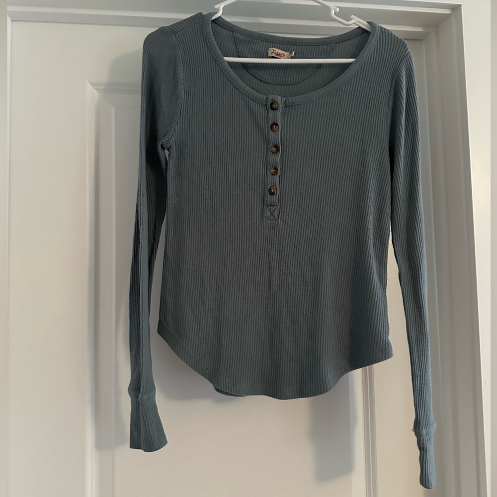 Faherty Women's Long Sleeve Ribbed Henley in Dusty Blue